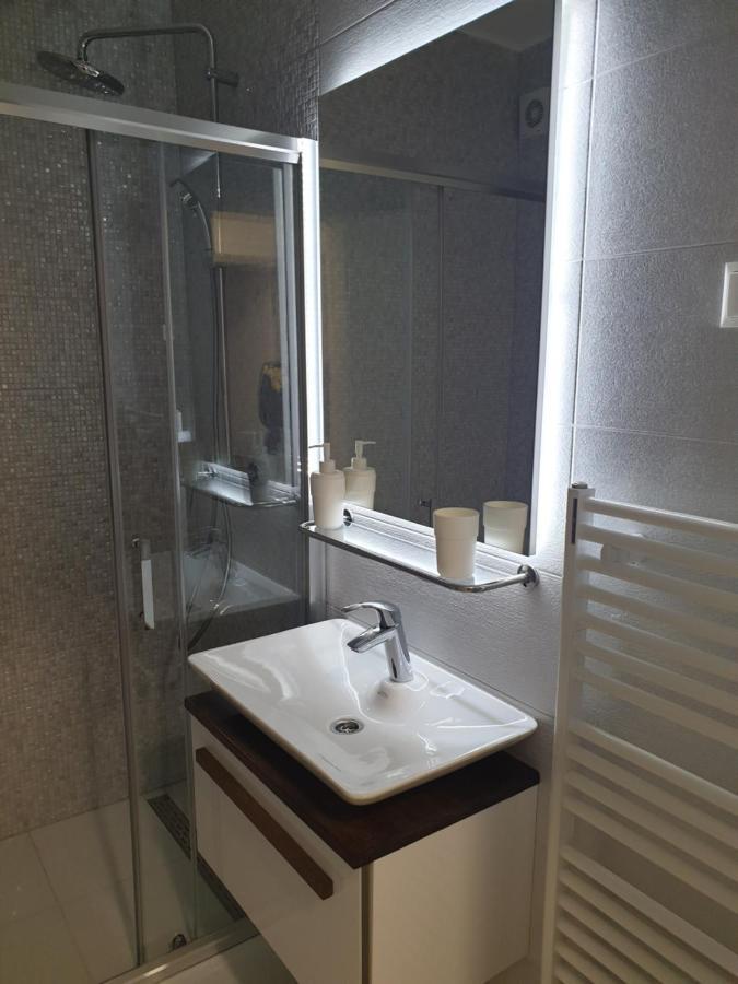 Apartman Viktoria Tuzla Exteriér fotografie
