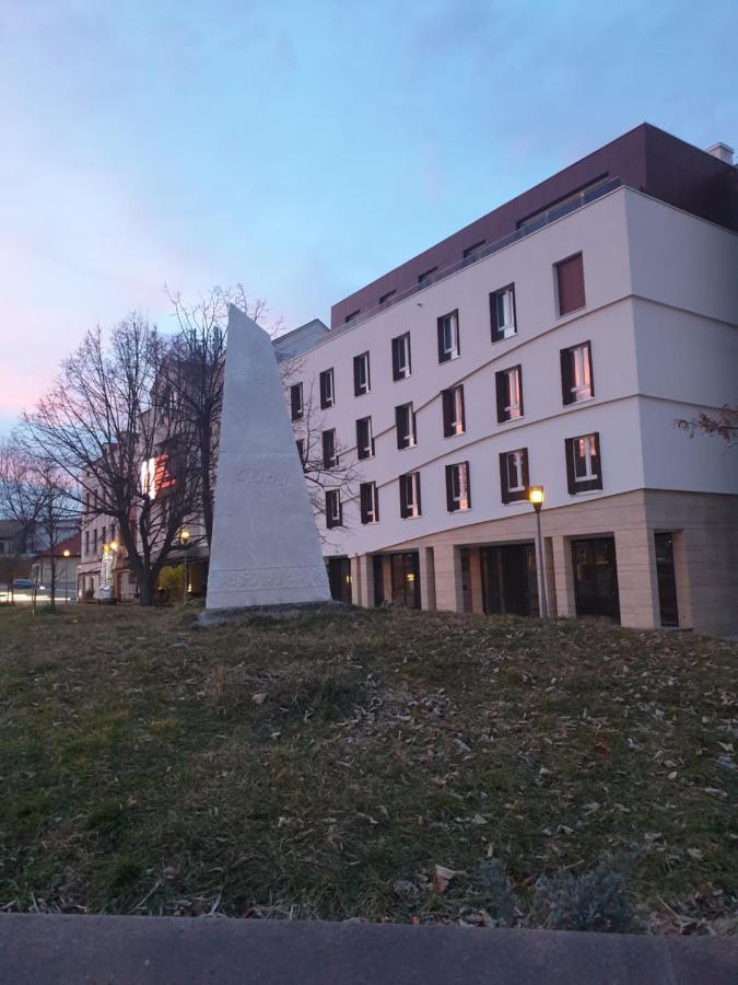 Apartman Viktoria Tuzla Exteriér fotografie